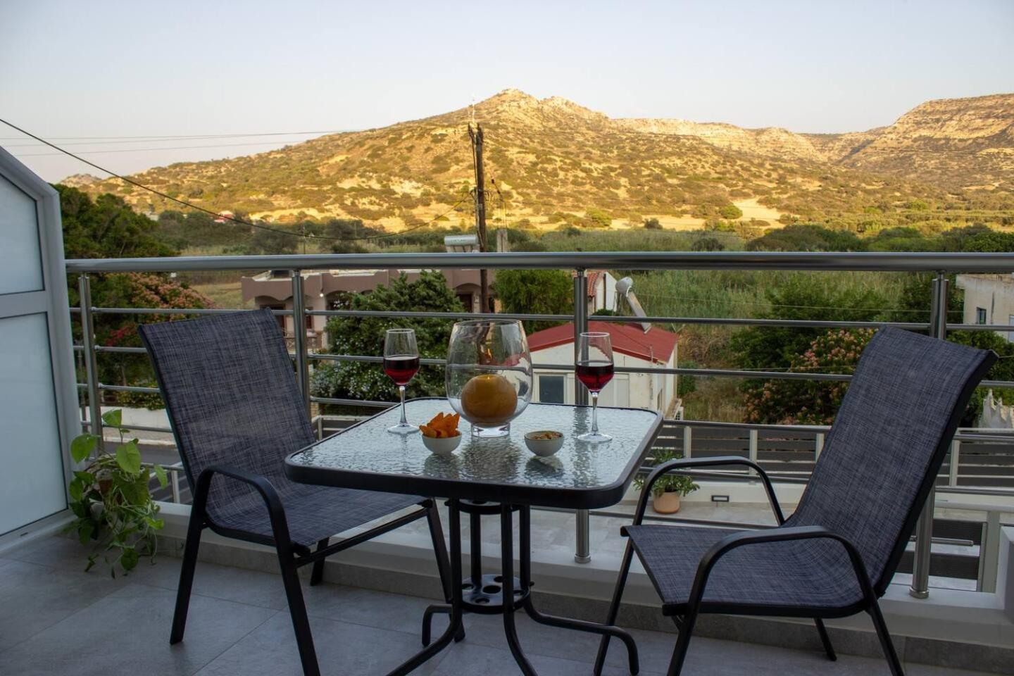 Maistro Suites With Pool, Matala Exterior foto