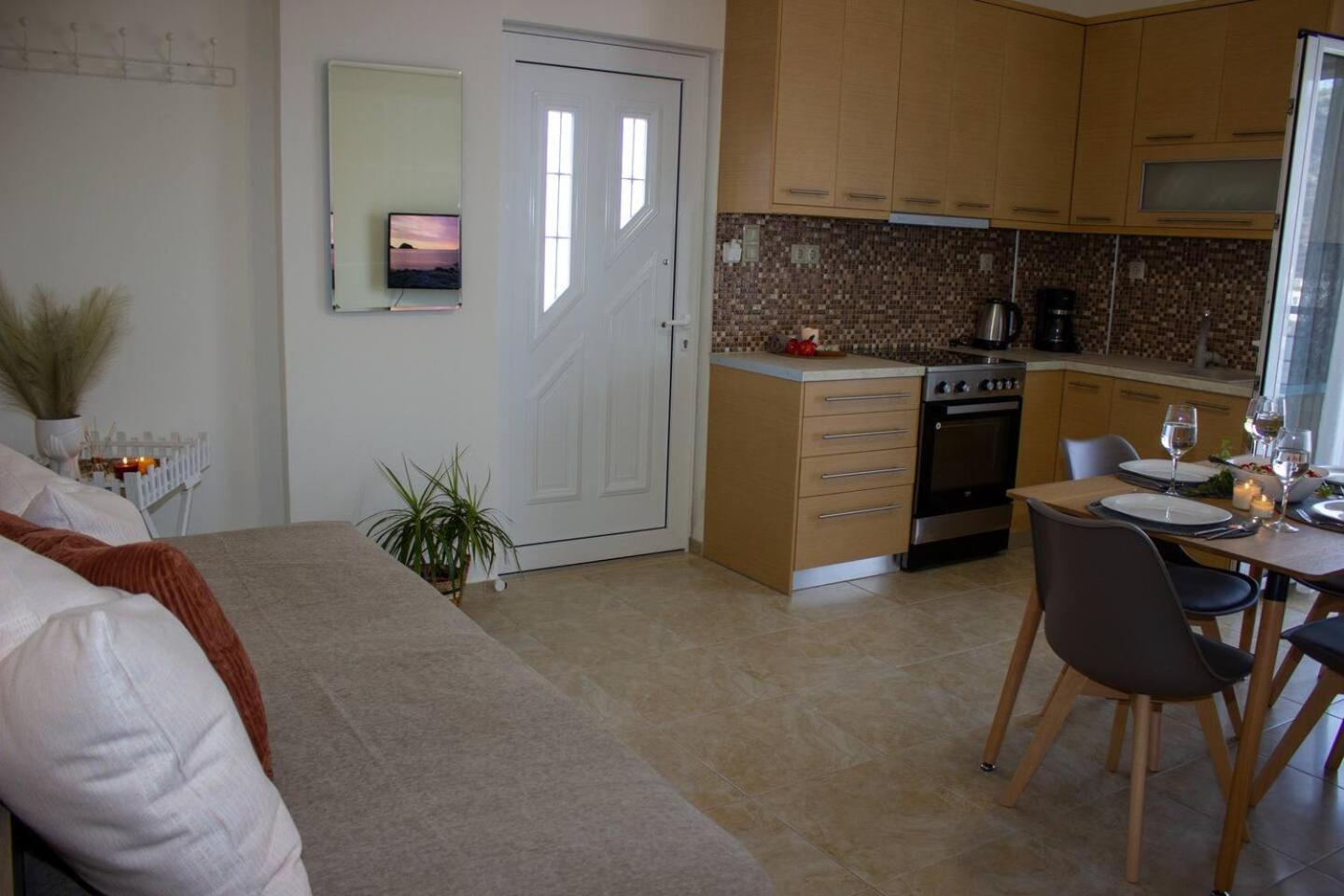 Maistro Suites With Pool, Matala Exterior foto